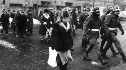 Warszawa po wprowadzeniu stanu wojennego. 12.1981. Fot. PAP/CAF 