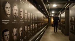 Wystawa stała w Muzeum Martyrologii „Pod Zegarem” w Lublinie prezentująca losy więźniów aresztu Gestapo. Fot. PAP/W. Pacewicz