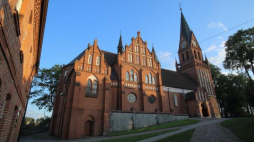 Sanktuarium w Gietrzwałdzie. Fot. PAP/T. Waszczuk