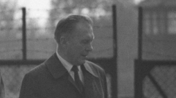 Główny twórca i dyrektor Państwowego Muzeum Auschwitz-Birkenau Kazimierz Smoleń. 1987 r. Fot. PAP/PAI/J. Ochoński 