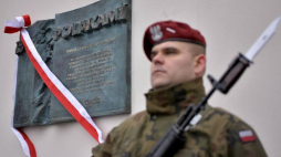 Uroczystość odsłonięcia tablicy pamięci ofiar tzw. Operacji Polskiej NKWD w Krakowie. Fot. PAP/P. Zechenter