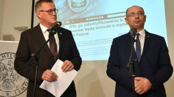 Wiceprezes IPN Mateusz Szpytma (P) oraz dyrektor Głównej Komisji Ścigania Zbrodni przeciwko Narodowi Polskiemu prok. Andrzej Pozorski podczas briefingu w Przystanku Historia Centrum Edukacyjnym. Fot. PAP/B. Zborowski