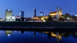 Widok na Śnipiszki - do niedawna wiejskie przedmieście Wilna, dziś nowoczesna dzielnica wieżowców nad Wilją. PAP/W. Pacewicz