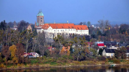 Sanktuarium Matki Bożej Pocieszenia w Czerwińsku nad Wisłą. Fot. PAP/P. Brzeziński