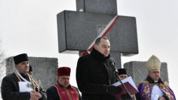 Sekretarz Stanu w Kancelarii Prezydenta RP Adam Kwiatkowski podczas obchodów 74. rocznicy mordu mieszkańców polskiej miejscowości Huta Pieniacka. Ukraina, 25.02.2018. Fot. PAP/D. Delmanowicz