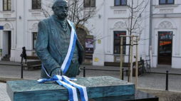 Rzeźba byłego prezydenta Krakowa Juliusza Lea. Fot. PAP/S. Rozpędzik