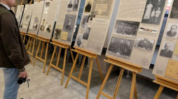 Ekspozycja towarzysząca uroczystości przekazania do archiwum kieleckiej delegatury IPN dokumentów trzech oficerów Obwodu AK Sandomierz - ppor. Jana Kuśnierza "Myszy", kpt. Tadeusza Kucharskiego "Rzewuskiego", kpt. Ignacego Zarobkiewicza "Swojaka". Fot. PAP/P. Polak