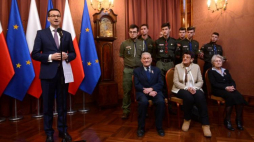  Premier Mateusz Morawiecki podczas spotkania z przedstawicielami Polskiego Towarzystwa Sprawiedliwych Wśród Narodów Świata. Fot. PAP/J. Kamiński