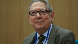 Prof. Antony Polonsky, podczas spotkania w Muzeum Historii Żydów Polskich POLIN poświęconego debacie wokół książki pt. "Dzieje Żydów w Polsce i Rosji". 2015 r. Fot. PAP/R. Guz