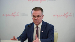 Wiceminister kultury, pełnomocnik rządu ds. Obchodów Stulecia Odzyskania Niepodległości Jarosław Sellin (n/z) podczas briefingu nt. podsumowania działań w 2017 roku oraz planów obchodów stulecia odzyskania niepodległości przez Polskę w 2018 roku realizowanych w ramach Programu Wieloletniego "Niepodległa" w Centrum Prasowym PAP. Fot. PAP/J. Kamiński