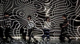 „Spójrz na mnie”. Źródło: Teatr Śląski im. Stanisława Wyspiańskiego w Katowicach