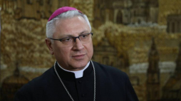 Bp Artur Miziński. Fot. PAP/R. Guz
