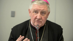 Przewodniczący zespołu KEP ds. służby zdrowia bp Romuald Kamiński. Fot. PAP/M. Obara