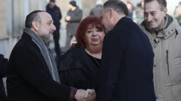 Prezydent Andrzej Duda, Naczelny Rabin Polski Michael Schudrich (L), dyrektorka Teatru Żydowskiego Gołda Tencer i członek Rady Muzeum przy Muzeum Historii Żydów Polskich POLIN Artur Hofman podczas uroczystości na Dworcu Gdańskim w Warszawie. 08.03.2018. Fot. PAP/P. Supernak