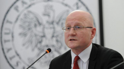 Prokurator Radosław Ignatiew z oddziałowej Komisji Ścigania Zbrodni przeciw Narodowi Polskiemu w Białymstoku. 2012 r. Fot. PAP/A. Hrechorowicz