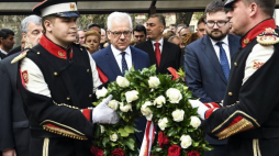 Jacek Czaputowicz podczas uroczystości upamiętnienia 75. rocznicy deportacji macedońskich Żydów do Treblinki w Skopje. Fot. PAP/EPA