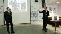 Zastępca dyrektora Muzeum Józefa Piłsudskiego w Sulejówku i przewodniczący Związku Harcerstwa Rzeczypospolitej prof. Grzegorz Nowik (L) oraz prezes Instytutu Pamięci Narodowej dr Jarosław Szarek (P) podczas konferencji prasowej. Fot. PAP/T. Gzell