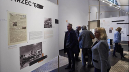 Wernisaż wystawy "Rozproszenie. Emigracja Marca'68" w Muzeum Emigracji w Gdyni. Fot. PAP/A. Warżawa