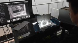 Digitalizacja dzieł sztuki w pracowni fotograficznej Muzeum Narodowego w Krakowie. Fot. PAP/J. Bednarczyk