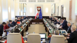 Premier Mateusz Morawiecki (C) przed posiedzeniem rządu. Warszawa, 20.03.2018. Fot. PAP/P. Supernak