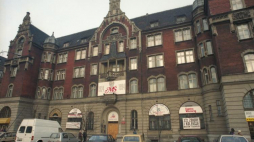 Gmach Muzeum Śląskiego przy al. Wojciecha Korfantego w Katowicach. 18.03.1994. Fot. PAP/S. Jakubowski 