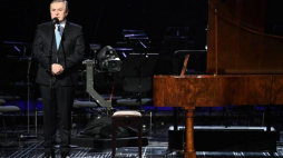 Minister kultury i dziedzictwa narodowego Piotr Gliński przed koncertem "Warszawski fortepian Chopina" w Teatrze Wielkim Operze Narodowej w Warszawie. Fot. PAP/J. Turczyk 