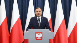 Prezydent Andrzej Duda podczas oficjalnego oświadczenia ws. tzw ustawy degradacyjnej w Pałacu Prezydenckim w Warszawie. Fot. PAP/R. Pietruszka