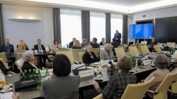 Posiedzenie senackiej Komisji Praw Człowieka, Praworządności i Petycji z udziałem przedstawicielek Klubu Byłych Więźniów Obozu Koncentracyjnego dla Kobiet Ravensbrueck. 22.03.2018. Fot. PAP/M. Obara