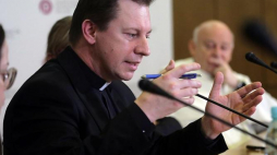 Rzecznik KEP ks. Paweł Rytel-Andrianik. Fot. PAP/T. Gzell