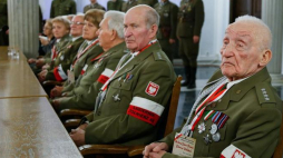 Weterani podczas konferencji „Żołnierze Wyklęci - świadectwa” w Sejmie. Fot. PAP/A. Guz