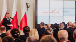 Posiedzenie Prezydent Andrzej Duda przewodniczył posiedzeniu Komitetu Narodowych Obchodów Setnej Rocznicy Odzyskania Niepodległości RP. Fot. T. Tołłoczko. Źródło: niepodległa.gov.pl