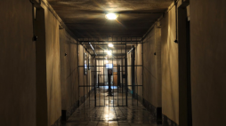 Areszt obozowy w piwnicach bloku 11. Fot. P. Sawicki, Państwowe Muzeum Auschwitz-Birkenau 