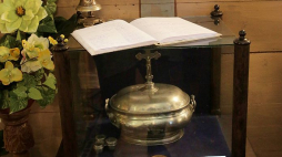 Chrzcielnica w kościele Sorokpolskim z 1775 roku pw. św. Kazimierza we wsi Powiewiórka, w którym 15 grudnia 1867 r. był ochrzczony marszałek Józef Piłsudski. 2017 r. Fot. PAP/T. Waszczuk