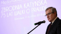 Wicepremier, minister kultury Piotr Gliński podczas wystąpienia otwierającego międzynarodową konferencję "Zbrodnia Katyńska. 75 lat walki o prawdę" na Zamku Królewskim w Warszawie. Fot. PAP/T. Gzell