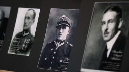 Zdjęcia zaprezentowane podczas uroczystości upamiętniającej polskich jeńców obozów sowieckich w Kozielsku, Ostaszkowie i Starobielsku w 78. rocznicę mordu w Katyniu, Twerze, Charkowie w Muzeum X Pawilonu w Cytadeli Warszawskiej. Fot. PAP/T. Gzell