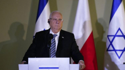 Prezydent Izraela Reuven Riwlin podczas wspólnego oświadczenia dla mediów po spotkaniu z prezydentem RP w Centrum Dialogu i Modlitwy w Oświęcimiu. Fot. PAP/A. Grygiel