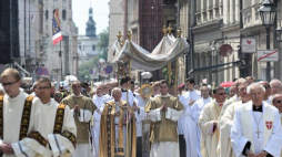Metropolita krakowski abp Marek Jędraszewski podczas uroczystości Bożego Ciała w Krakowie. Fot. PAP/J. Bednarczyk