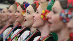 Zespół Pieśni i Tańca "Mazowsze". Fot. PAP/L. Szymański