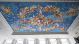 Prezentacja odtworzonego fresku „Niebo polskie” w auli budynku dawnego Gimnazjum Polskiej Macierzy Szkolnej w Gdańsku. Fot. PAP/A. Warżawa