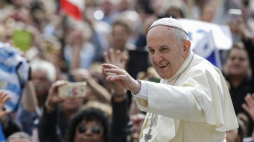 Papież Franciszek podczas audiencji 2 maja. Fot. PAP/EPA