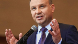 Prezydent Andrzej Duda podczas spotkania z Polonią w Millenium Park w Chicago. Fot. PAP/EPA