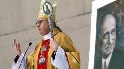 Msza św. w intencji rychłej beatyfikacji Roberta Schumana, której przewodniczy biskup pomocniczy archidiecezji warszawskiej Piotr Jarecki. Fot. PAP/P. Supernak