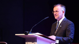 Sekretarz stanu w MKiDN Jarosław Sellin podczas prezentacji 40 instytucji muzealnych z 22 krajów, które ubiegają się o tytuł Europejskiego Muzeum Roku 2018. Fot. PAP/R. Guz