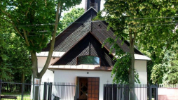 Wieczernik na Mariankach, gdzie znajduje się grób S. Papczyńskiego. Źródło: Sanktuarium Świętego Stanisława Papczyńskiego