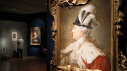 Obraz "Stanisław August w kapeluszu z piórami" z ok. 1785 roku. Fot. PAP/L. Szymański