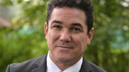 Amerykański aktor Dean Cain, honorowy przewodniczący Fundacji From the Depths. Fot. PAP/M. Kmieciński