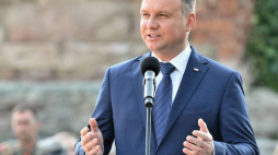Prezydent Andrzej Duda podczas spotkania z mieszkańcami, w ramach wizyty w Strzelinie, 18 bm. Fot. PAP/. Kulczyński