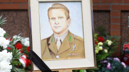 Portret gen. bryg. Alfonsa Wiktora Maćkowiaka - uroczystość złożenia prochów generała w Kwaterze Żołnierzy Polskich Sił Zbrojnych na Zachodzie na Cmentarzu Wojskowym na Powązkach. Warszawa, 23.09.2017. Fot. PAP/R. Guz