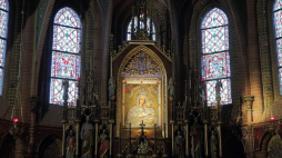 Obraz Matki Boskiej Gietrzwałdzkiej w Bazylice Narodzenia Najświętszej Maryi Panny. Fot. PAP/T. Waszczuk