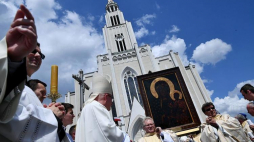 Zakończenie peregrynacji Kopii Ikony Matki Bożej Częstochowskiej w Parafii Najczystszego Serca Maryi w Warszawie. Fot. PAP/J. Turczyk